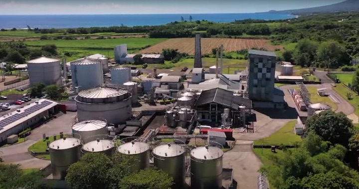 A la réunion, la distillerie Rivière du Mât produit son rhum avec l’énergie de son biogaz