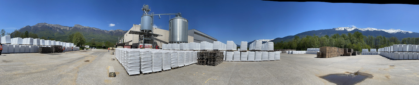 e de granulés de bois en Savoie, photo Alpin Pellet